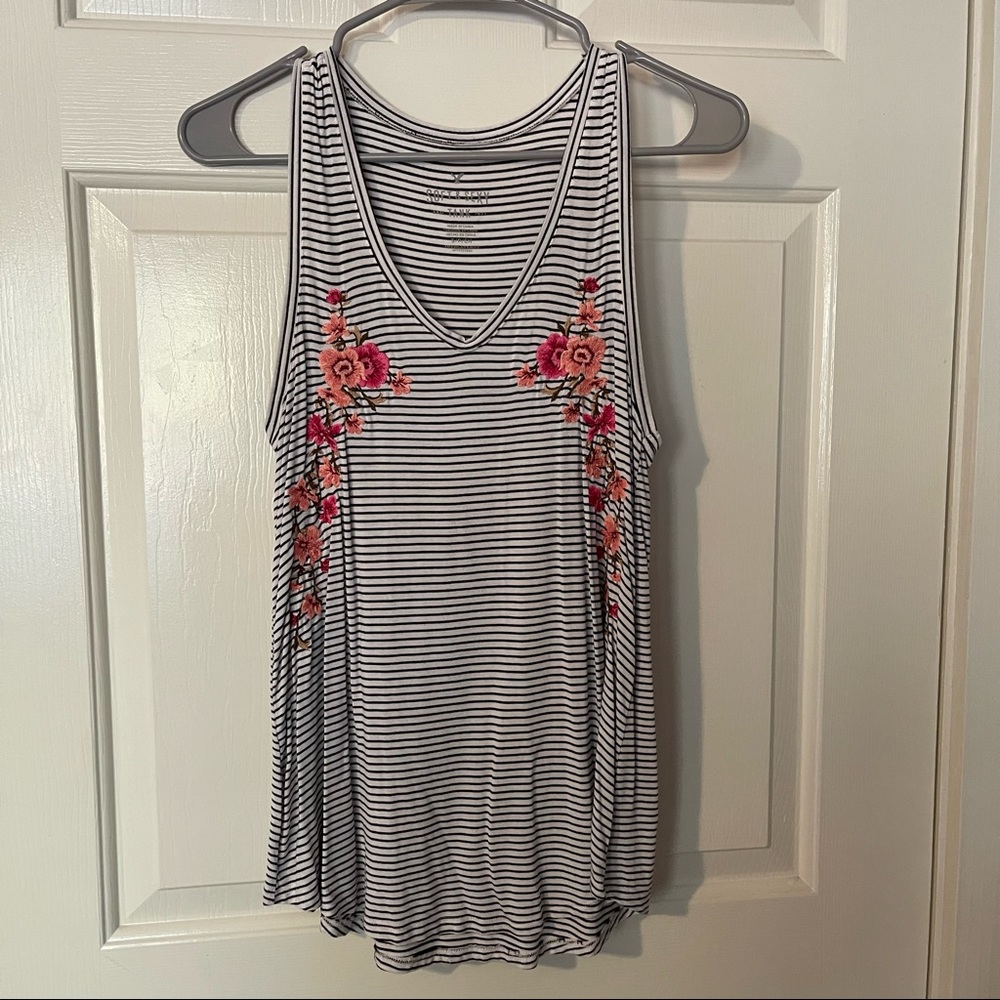American Eagle Outfitters Women’s Soft & Sexy Tank Top w white & black stripes